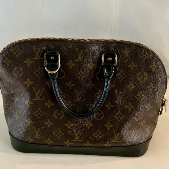 Authentic Louis Vuitton Alma PM BA0995 - Picture 3 of 16